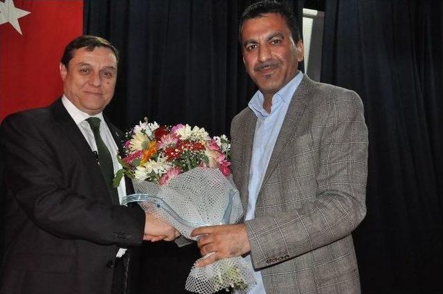 Gazeteci Sinan Akyüz, Savaşta Kadın Olmayı Anlattı 1