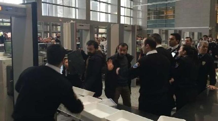 İstanbul Adliyesi'nde Arama Gerginliği