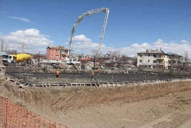 Tuşba Gençlik Merkezi’nin Temeli Atıldı