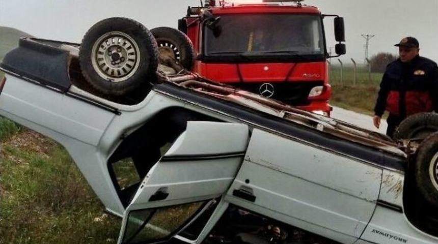 Sungurlu&rsquo;da Otomobil Takla Attı: 2 Yaralı