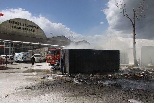 Modef Fuarı &Ouml;ncesi Yangın &Ccedil;ıktı 1