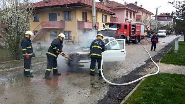 Elektrik Sistemindeki Arıza Otomobili Yaktı