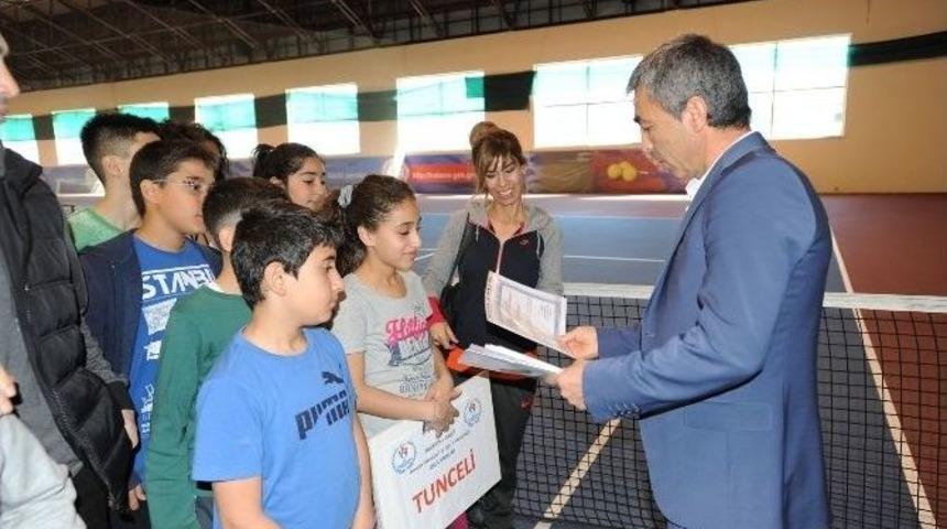 K&uuml;&ccedil;&uuml;kler Tenis Turnuvası Başladı