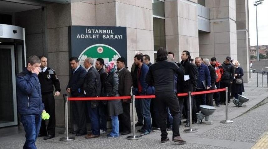 &Ccedil;ağlayan Adliyesi&rsquo;nde Uzun Arama Kuyruğu