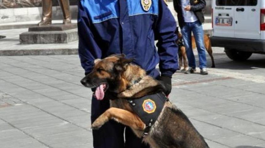 Polisten Yankesicilik Tatbikatlı Sergi