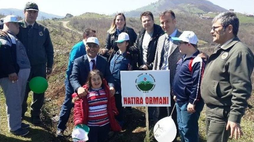 Otizmli &Ccedil;ocuklar Fidan Dikti