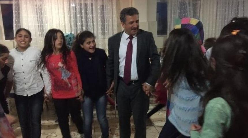 Muş’ta Kızlar Okullaştırılıyor