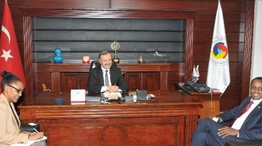 Ruanda B&uuml;y&uuml;kel&ccedil;isi Kayizari, Kso&rsquo;yu Ziyaret Etti