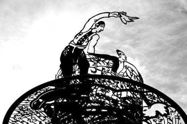 Bodrum dan Diyarbakır a  t&uuml;rkiye nin Renkleri  Heykeli 3