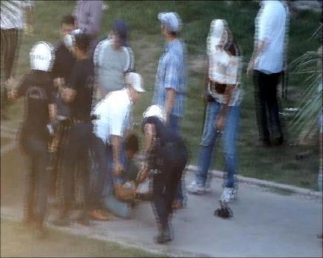 Sanık Polislerin Avukatı: Cop, Polisin  hizmet Aracı  2