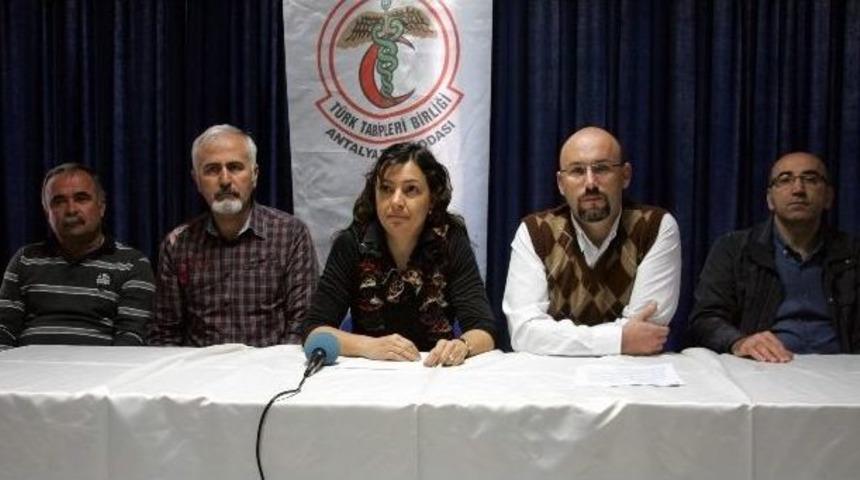 Hekimler Şiddete Tepki G&ouml;sterdi