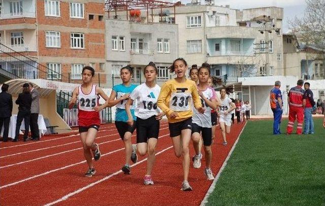 Polis Haftası Atletizm Yarışmaları Düzenlendi