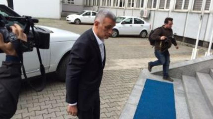 Trabzonspor Başkanı İbrahim Hacıosmanoğlu Trabzon Emniyet M&uuml;d&uuml;rl&uuml;ğ&uuml;&rsquo;ne Geldi