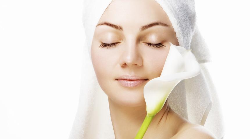  Makyajsız g&uuml;zel olmanın p&uuml;f noktaları