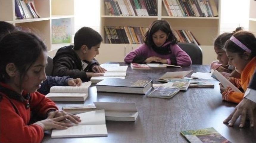 Dicle Elektrik&rsquo;ten K&ouml;y Okuluna K&uuml;t&uuml;phane