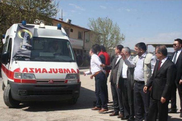 Kilis'ten Suriye'ye Ambulans Ve Çöp Kamyonu Gönderildi