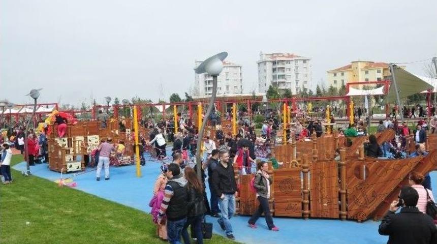 B&uuml;y&uuml;kşehir 16 Bin Kişiyi Atat&uuml;rk Kent Parkı&rsquo;na Taşıdı