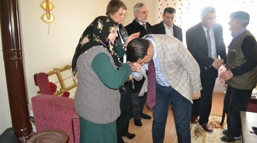 Kapaklı Kaymakamı G&uuml;rb&uuml;z&rsquo;den Şehit Ailesine Ziyaret