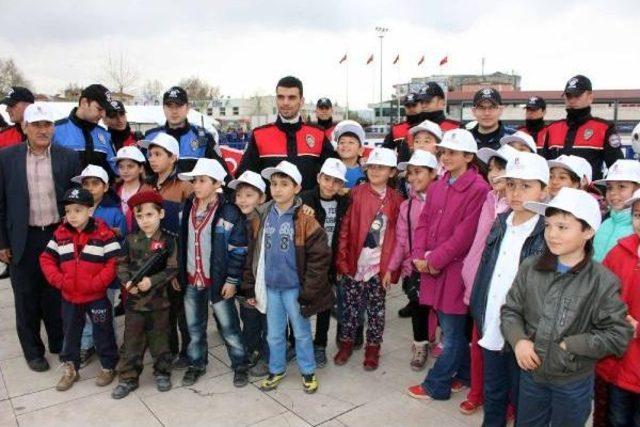 Kenan Sofuoğlu, Polis Haftası Kutlamalarında Şov Yaptı