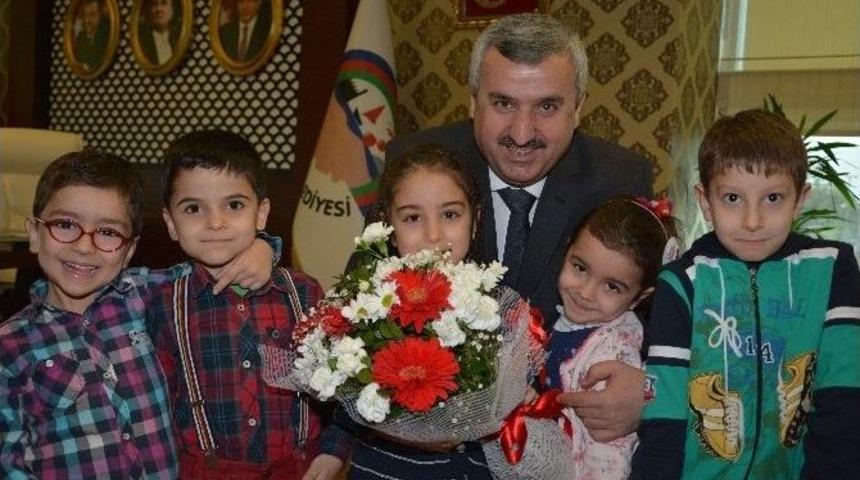 K&ouml;rfez Belediyesi Şefkat &Ccedil;ocuklarını Ağırladı