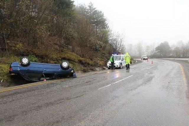 Zonguldak-ereğli Yolunda Otomobil Takla Attı