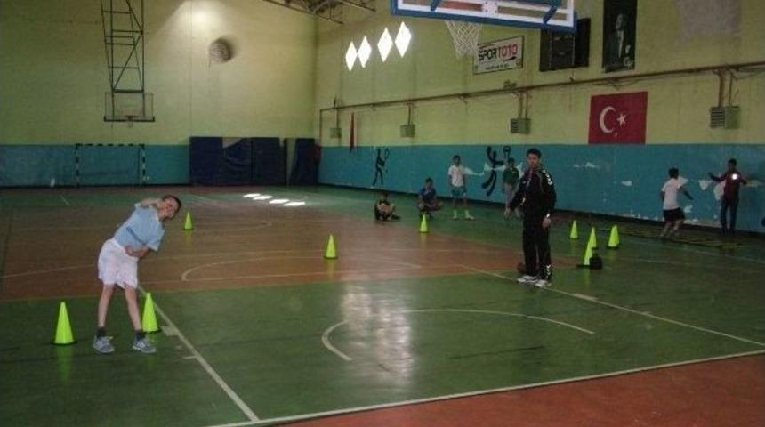 Vanlı Hentbolculardan B&uuml;y&uuml;k Başarı