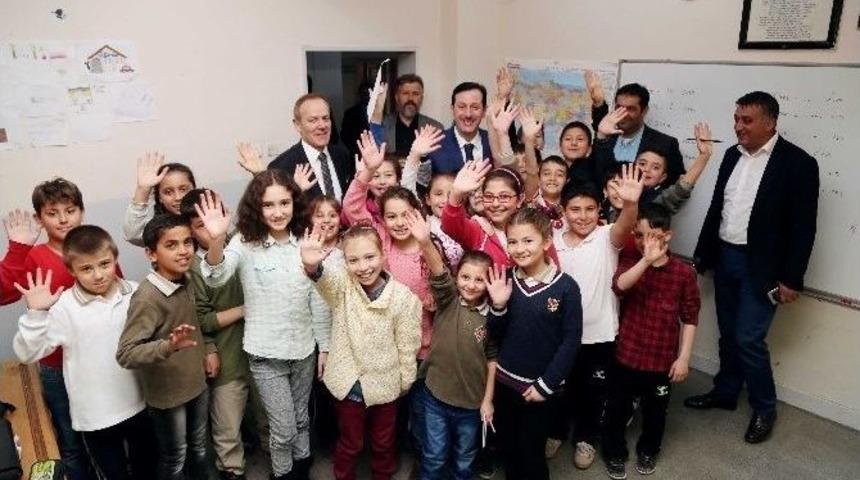 Erdoğan Tok: "yeni T&uuml;rkiye Yeni Nesiller"