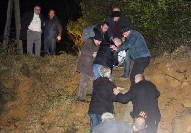 Arı Kovanlarının Yanında &Ouml;l&uuml; Bulunan Emekli Kuyumcu Toprağa Verildi 3