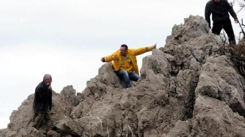 Dalgaların Arasında Intihara Kalkıştı