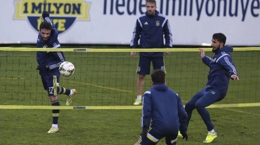 Fenerbah&ccedil;e&rsquo;de Bursaspor Ma&ccedil;ı Hazırlıkları S&uuml;r&uuml;yor