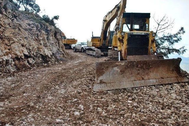 Demre’de Yatık Ardıç Yayla Yolu Açılıyor