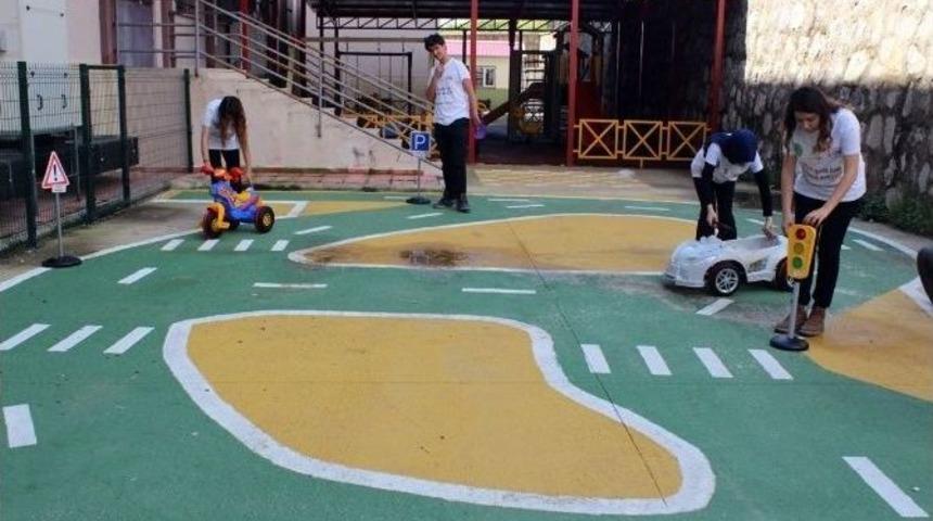 Liseli Gen&ccedil;lerden Hayat Kurtaran &ldquo;yeşil Işık&rdquo;