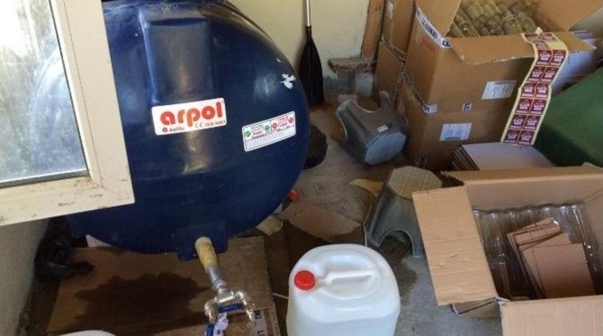 İzmir Polisi Sahte İ&ccedil;ki İmalat&ccedil;ılarına G&ouml;z A&ccedil;tırmıyor