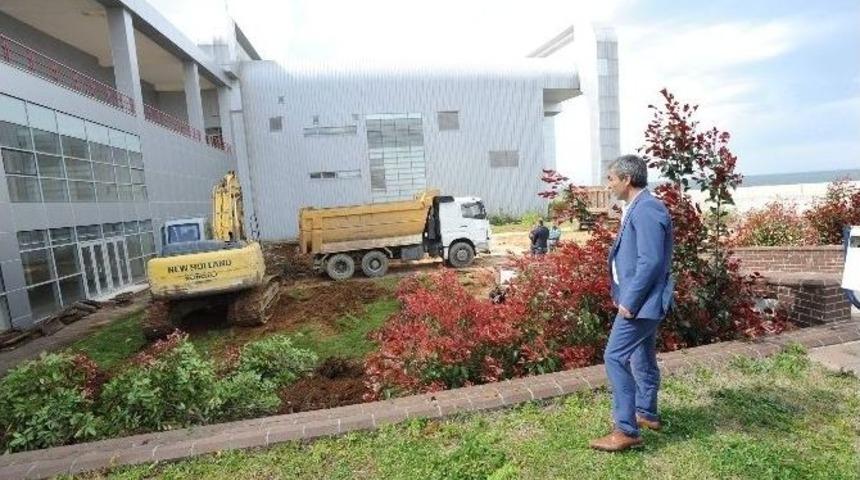 Spor Kompleksi İ&ccedil;in İlk Kazma Vuruldu