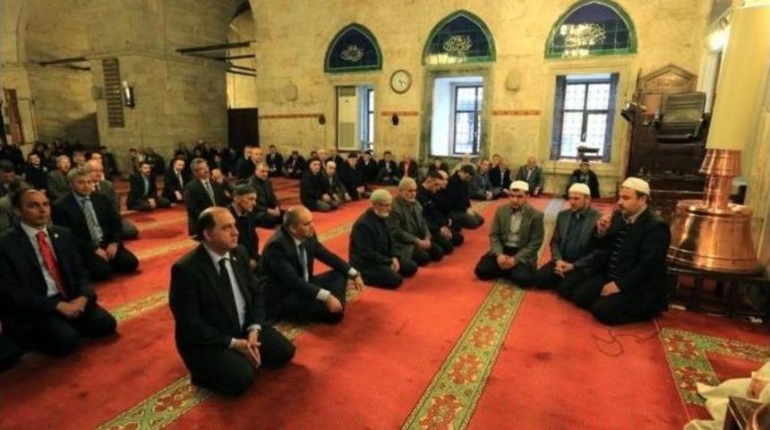 Şehitler İ&ccedil;in Mevlit Okutan Amasya Polisi, Yemekte De Halkı Buluşturdu