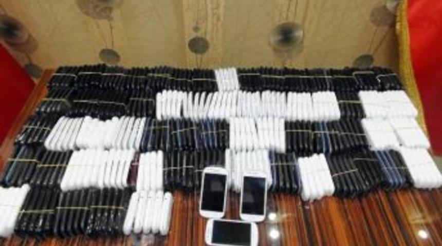 Mardin&rsquo;de 554 Adet Ka&ccedil;ak Cep Telefonu Ele Ge&ccedil;irildi