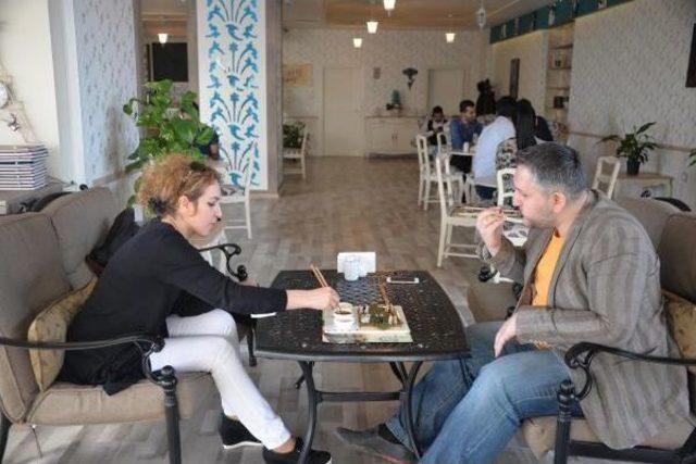 Diyarbakır'da 'tak Puşiyi Ye Suşiyi' Restoranı