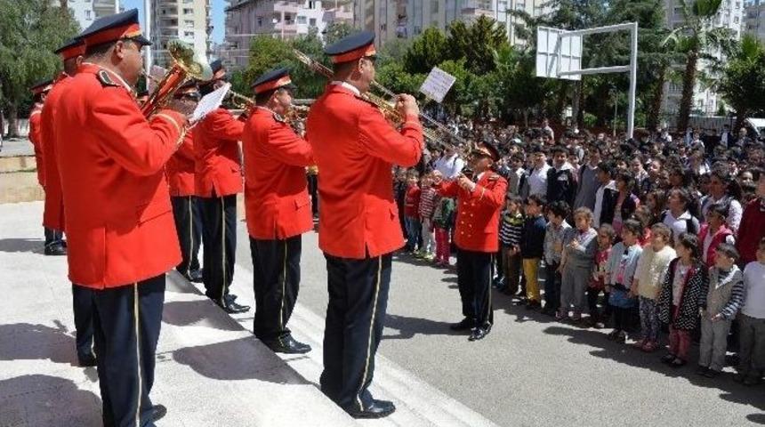 B&uuml;y&uuml;kşehir Bandosu &Ouml;ğrencilerle Buluştu