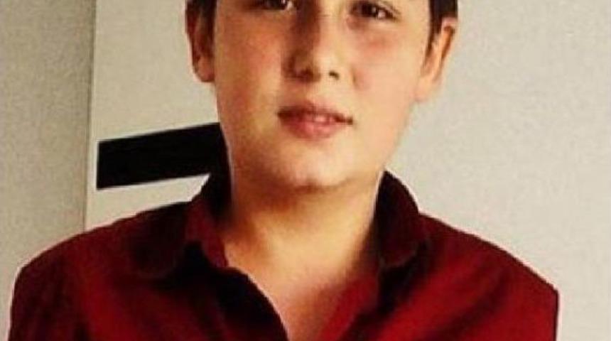 &Ouml;ğrenci Servisi Tır&rsquo;La &Ccedil;apraştı: 1 &Ouml;l&uuml;, 21'i &Ouml;ğrenci 22 Yaralı