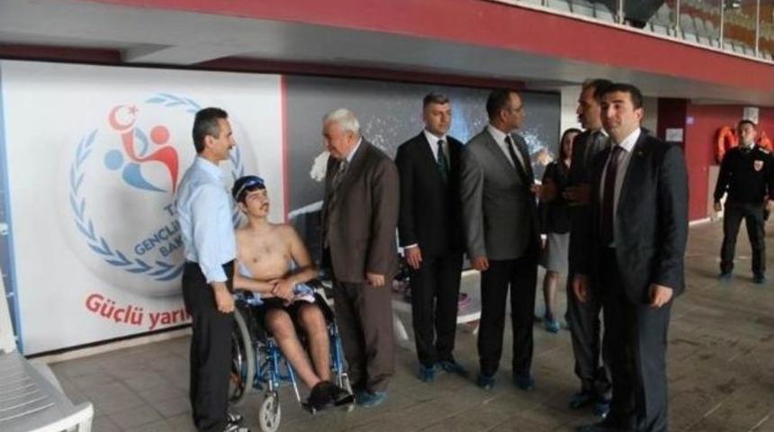 Engelli Sporcular Y&uuml;z&uuml;yor