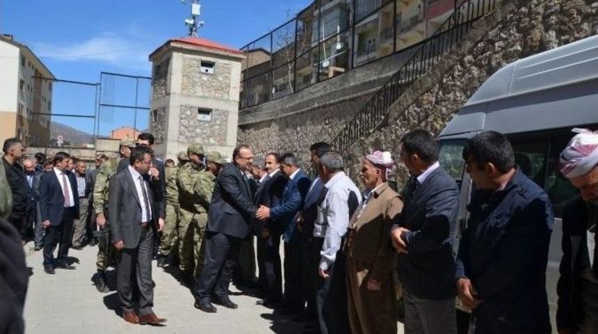 Vali Canbolat Şemdinli İl&ccedil;esini Ziyaret Etti