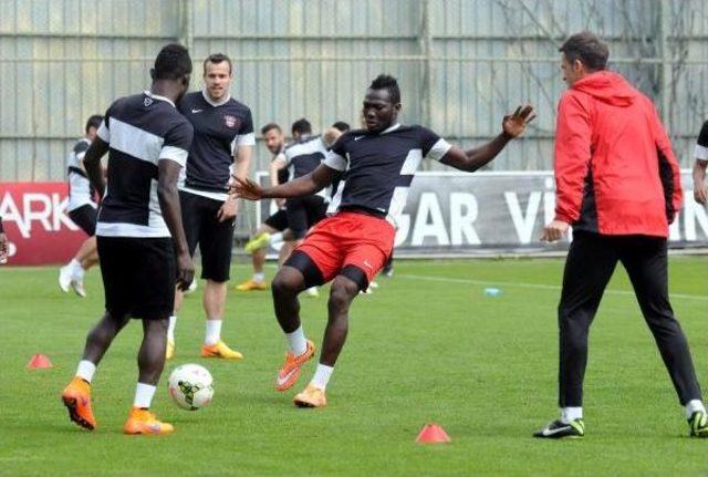 Gaziantepspor’Un Kalecisi Karcemarskas 4 Maç Yok