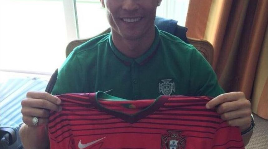 Ronaldo, Formasını T&uuml;rkiye&rsquo;de Bakın Kime G&ouml;nderdi