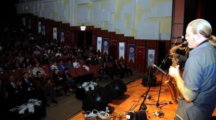 Gaziantep&rsquo;Te Blues Konseri &Ouml;ğrencileri Coşturdu