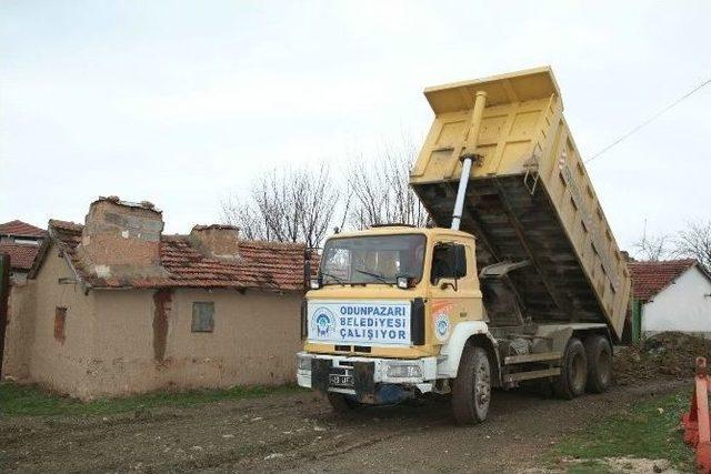 Odunpazarı’ndaki 85 Mahallede Üst Yapı Çalışmaları Sürüyor