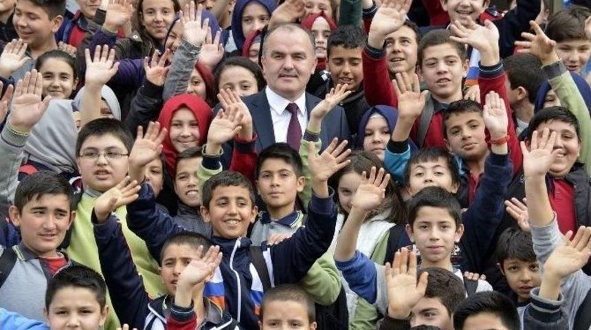 Denizli&rsquo;de 23 Bin &Ouml;ğrenciye Diş Macunu Ve Fır&ccedil;ası Dağıtılacak