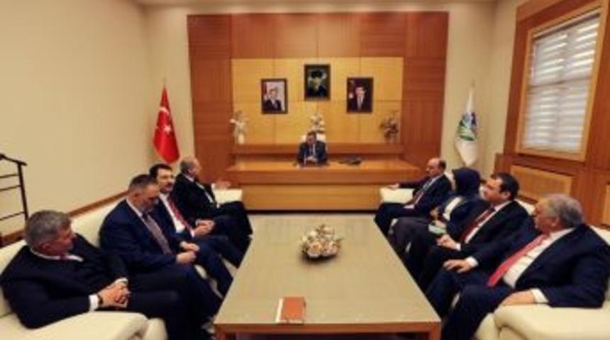 Başkan To&ccedil;oğlu Adayları Ağırladı