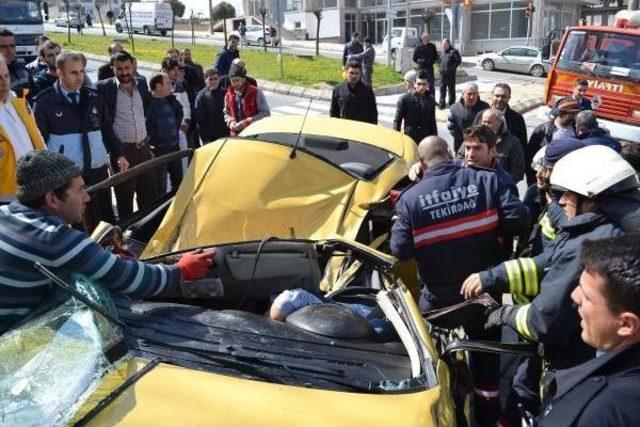 Hurda Yığınına D&ouml;nen Otomobilin S&uuml;r&uuml;c&uuml;s&uuml; Ağır Yaralandı 1