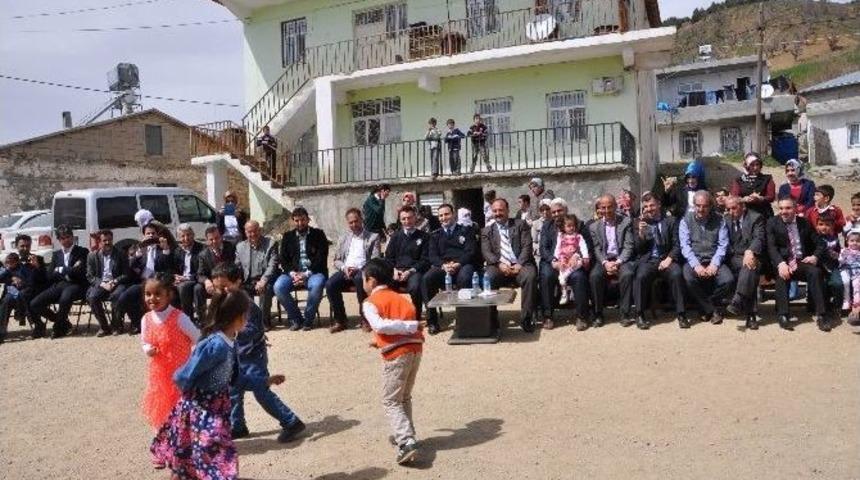 Minik Y&uuml;reklerin Okuma Bayramı Coşkusu