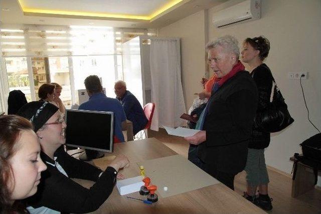 Alanya’da Finlandiyalı Turistler Sandık Başına Gitti 1